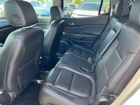 Used 2019 GMC Acadia SLT w/ LPO, Floor Liner Package AWD/4WD image 25
