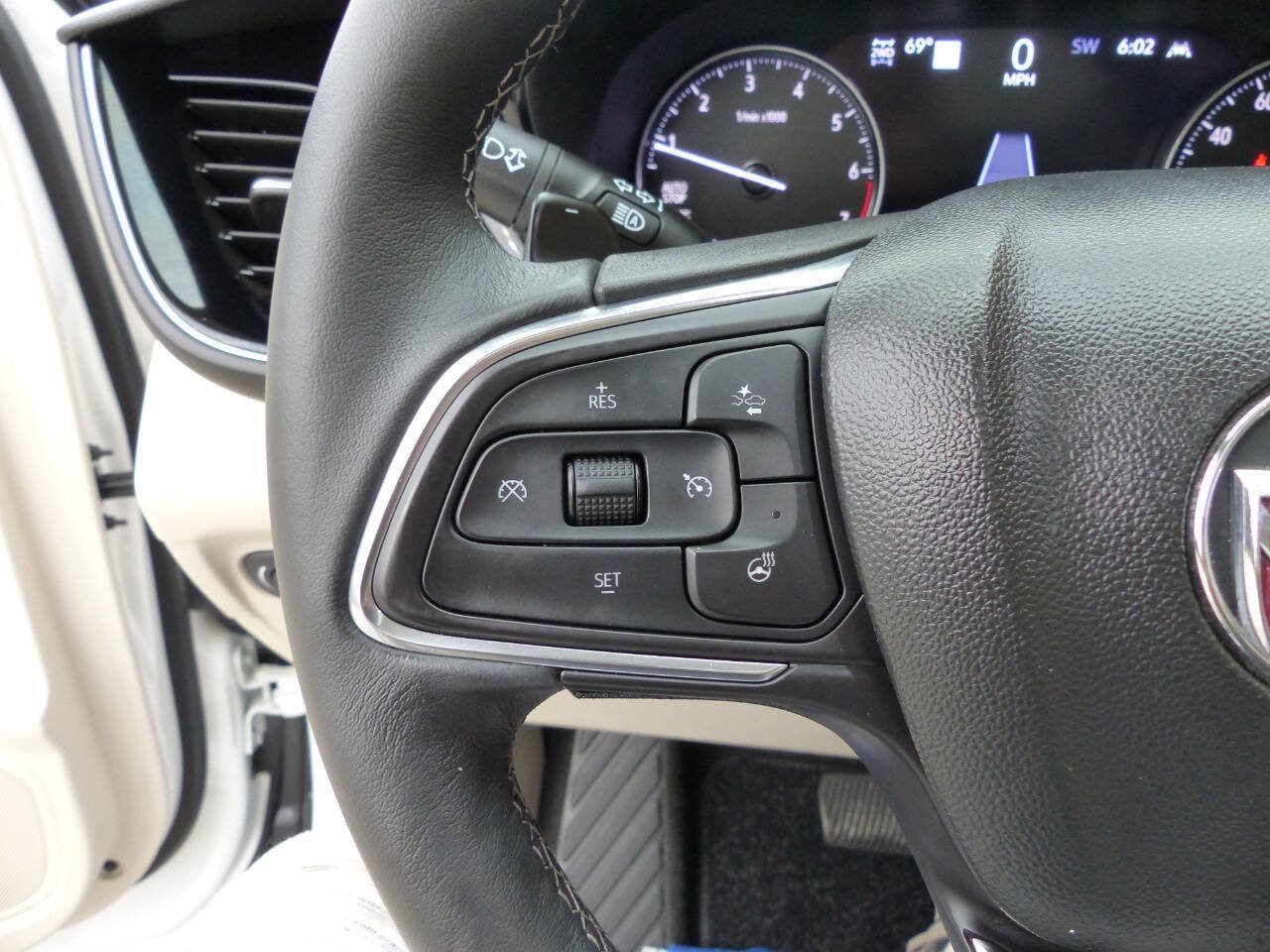 Used 2023 Buick Envision Avenir AWD/4WD image 27