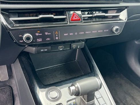 Certified 2023 Kia Niro EX image 20