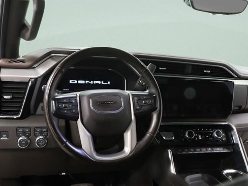 Used 2024 GMC Sierra 2500 Denali w/ Denali Reserve Package image 9