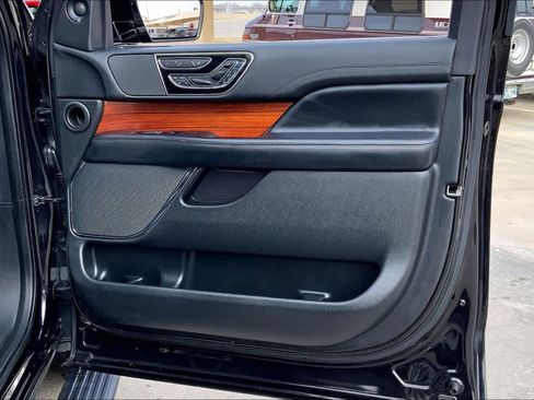 Used 2019 Lincoln Navigator Reserve w/ Cargo Package image 23