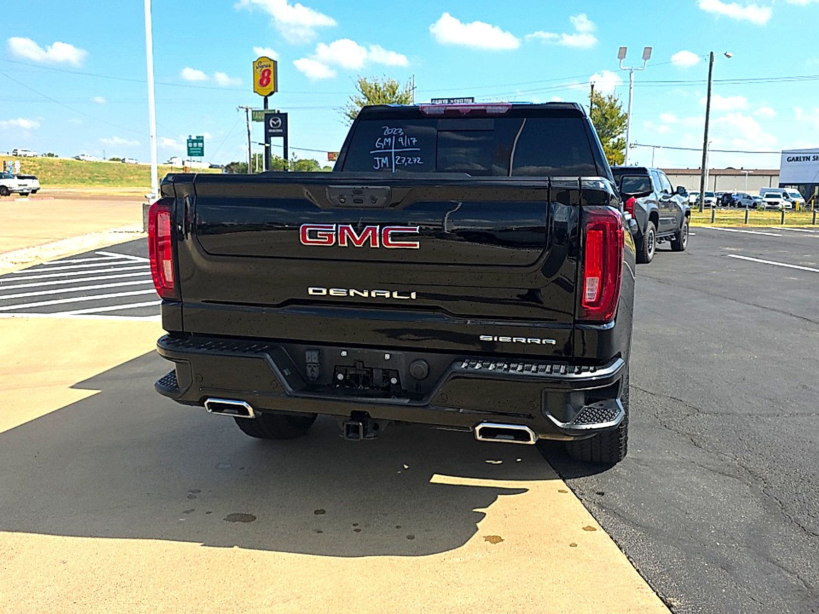 Used 2023 GMC Sierra 1500 Denali AWD/4WD image 11