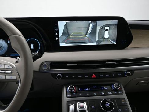 Used 2024 Hyundai Palisade Limited FWD image 17