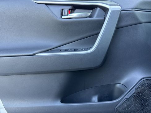 Used 2019 Toyota RAV4 XSE image 10