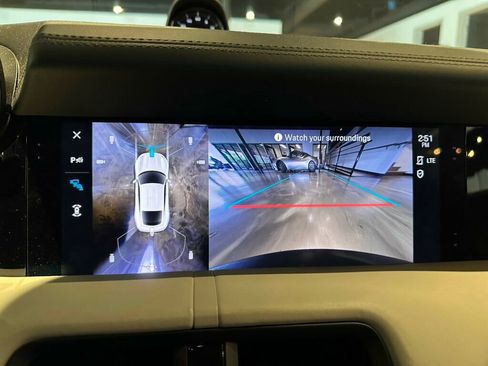Used 2020 Porsche Taycan 4S image 16