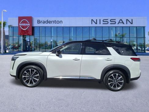 New 2026 Nissan Pathfinder Platinum AWD/4WD image 3