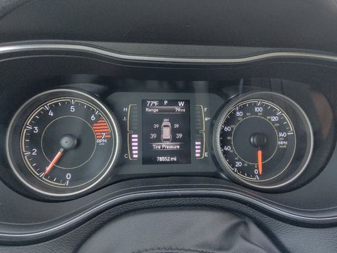 Used 2019 Jeep Cherokee Latitude w/ Popular Appearance Group AWD/4WD image 23