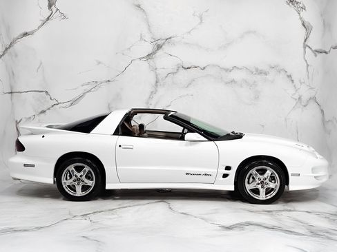 Used 2002 Pontiac Firebird Formula image 6