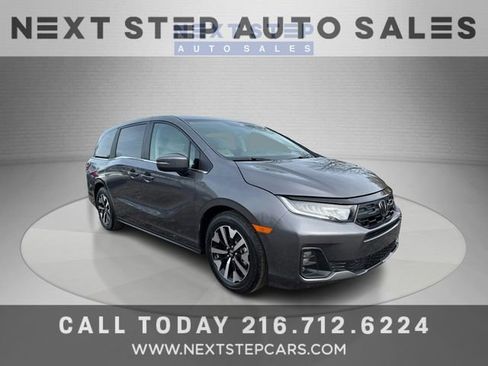 Used 2025 Honda Odyssey EX-L image 1
