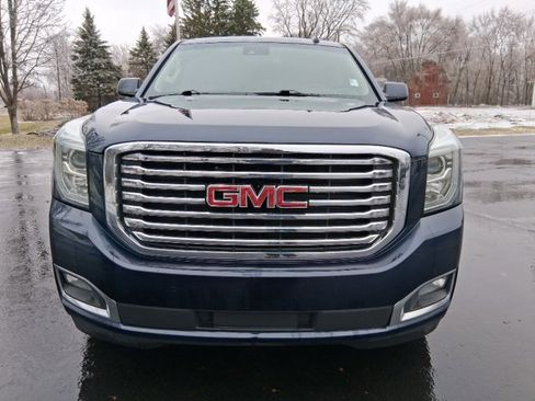 Used 2018 GMC Yukon XL SLT w/ Premium Edition image 2