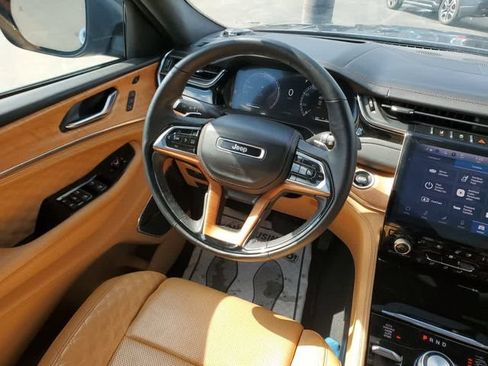 Used 2024 Jeep Grand Cherokee L Summit AWD/4WD image 19