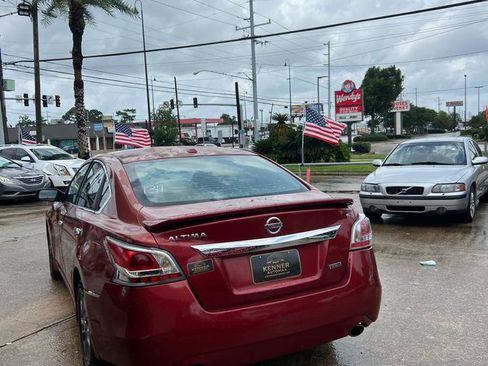 Used 2015 Nissan Altima 2.5 S w/ Special Edition Package FWD image 5