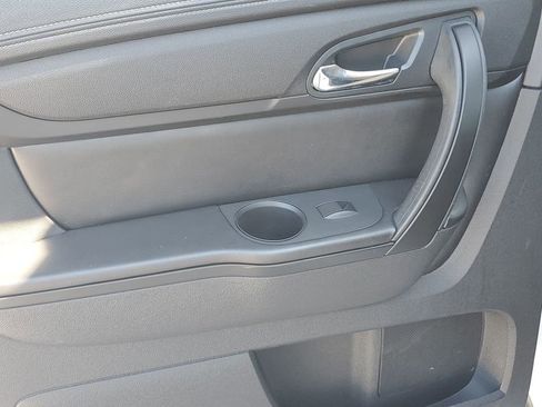 Used 2016 Chevrolet Traverse LT w/ Style and Technology Package image 41