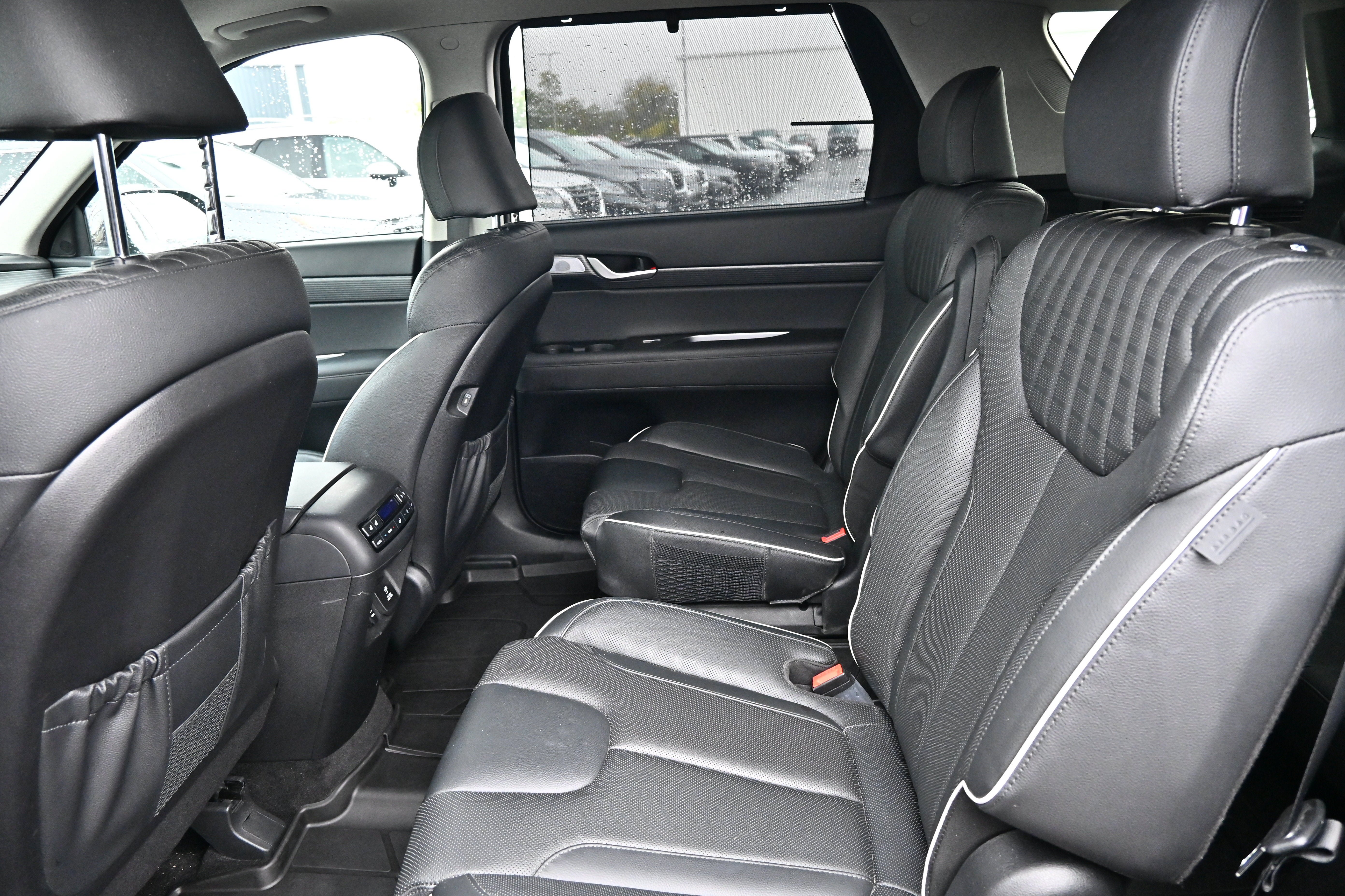 Used 2023 Hyundai Palisade Limited w/ Winter Package AWD/4WD image 19