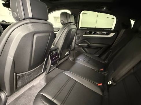 New 2025 Porsche Cayenne Coupe image 23