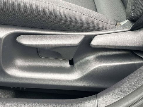 Used 2025 Toyota Corolla LE FWD image 18