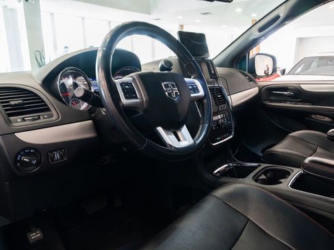 Used 2018 Dodge Grand Caravan GT FWD image 8