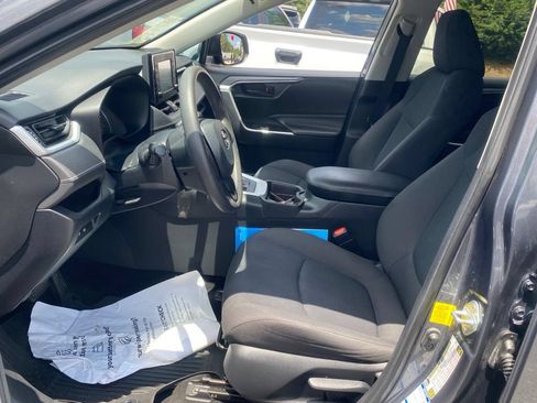 Used 2019 Toyota RAV4 LE w/ All Weather Liner Package AWD/4WD image 6