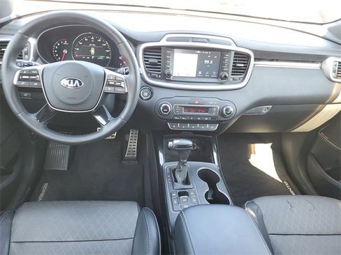 Used 2019 Kia Sorento SX image 9