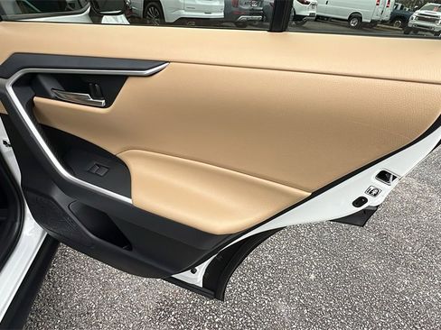 Used 2019 Toyota RAV4 XLE image 17