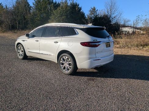 Used 2020 Buick Enclave Avenir w/ Avenir Technology Package image 3