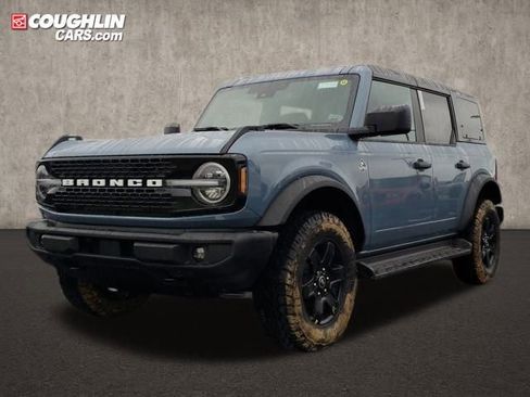 New 2025 Ford Bronco Outer Banks w/ Black Appearance Package image 3