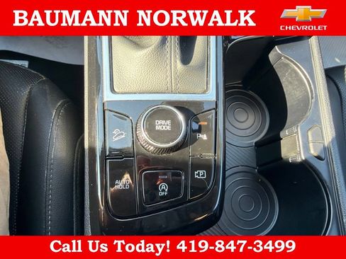 Used 2025 Kia Sportage EX FWD image 40