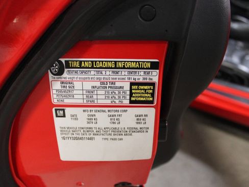 Used 2004 Chevrolet Corvette Convertible w/ Preferred Equipment Group image 40