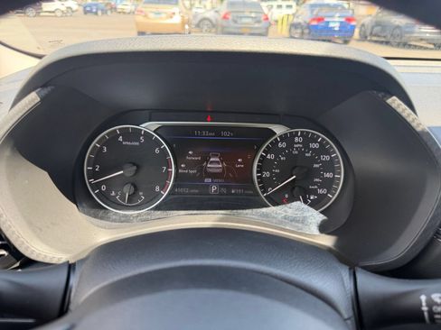Used 2025 Nissan Sentra SV FWD image 38