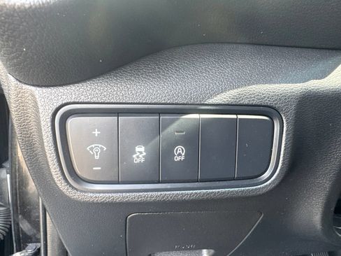 Used 2023 Kia Soul LX w/ Option Group 015 FWD image 17