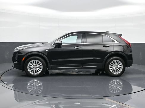 Certified 2024 Cadillac XT4 Luxury FWD image 5