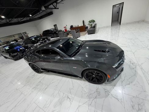 Used 2018 Chevrolet Camaro SS RWD image 5