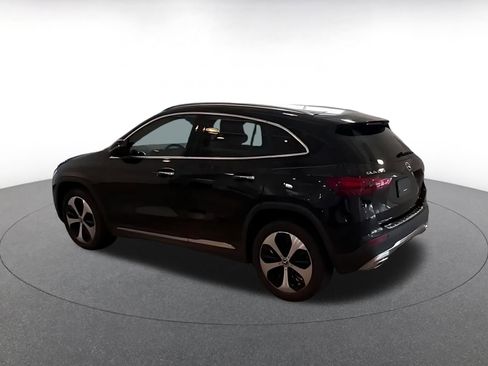 Used 2025 Mercedes-Benz GLA 250 image 9