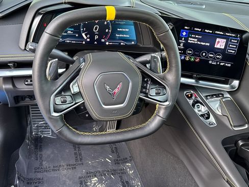 Used 2021 Chevrolet Corvette Stingray Premium Conv w/ Z51 Performance Package image 28