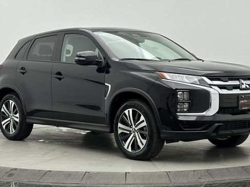 Used 2025 Mitsubishi Outlander Sport SE image 3