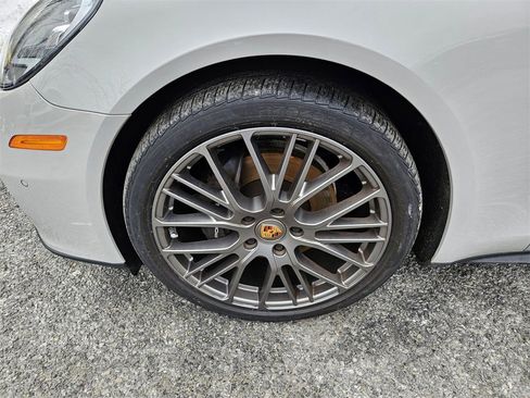 Used 2023 Porsche Panamera 4 Platinum Edition image 26