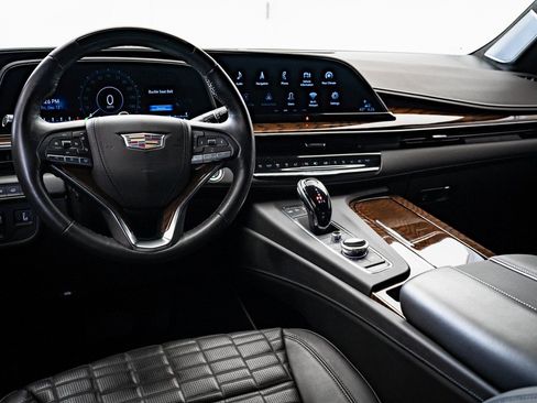 Used 2024 Cadillac Escalade Sport Platinum image 4