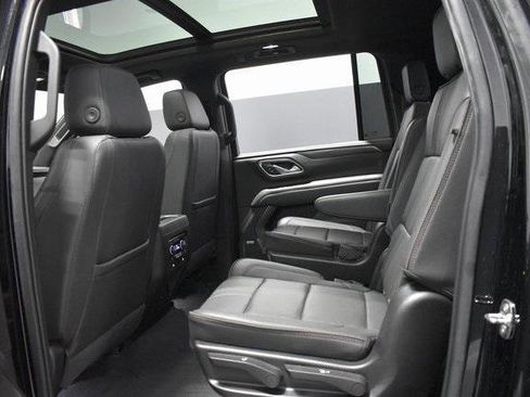 Used 2022 Chevrolet Suburban RST w/ Luxury Package image 34