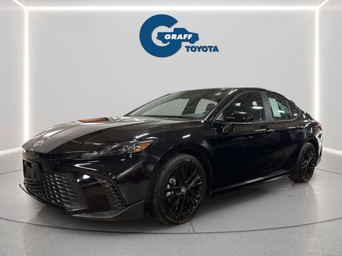 Used 2026 Toyota Camry SE FWD image 11