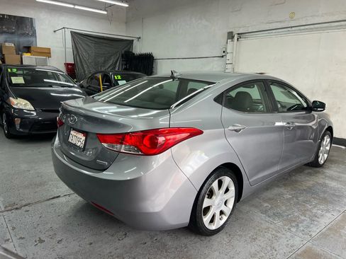 Used 2013 Hyundai Elantra Limited w/ Technology Pkg image 5