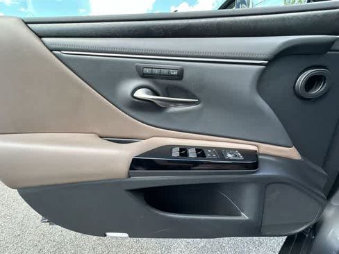 Used 2023 Lexus ES 350 w/ Premium Package FWD image 18