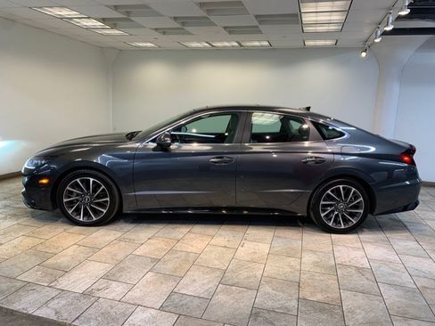 Used 2023 Hyundai Sonata Limited w/ Cargo Package FWD image 3