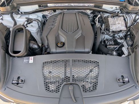 New 2026 Porsche Macan image 28