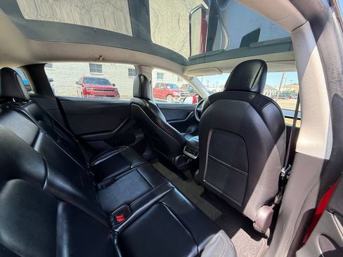Used 2022 Tesla Model Y Long Range AWD/4WD image 19