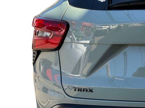 Used 2024 Chevrolet Trax RS w/ Driver Confidence Package FWD image 22