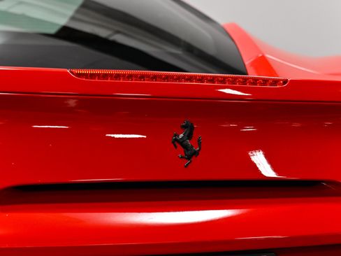 Used 2018 Ferrari 488 GTB RWD image 57