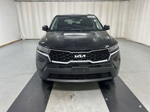 Certified 2023 Kia Sorento LX AWD/4WD image 3