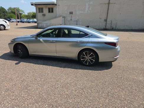 Used 2023 Lexus ES 350 w/ Premium Package FWD image 6