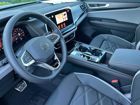 New 2026 Volkswagen Atlas Peak Edition AWD/4WD image 10