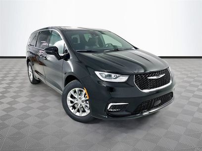 New 2026 Chrysler Pacifica Select